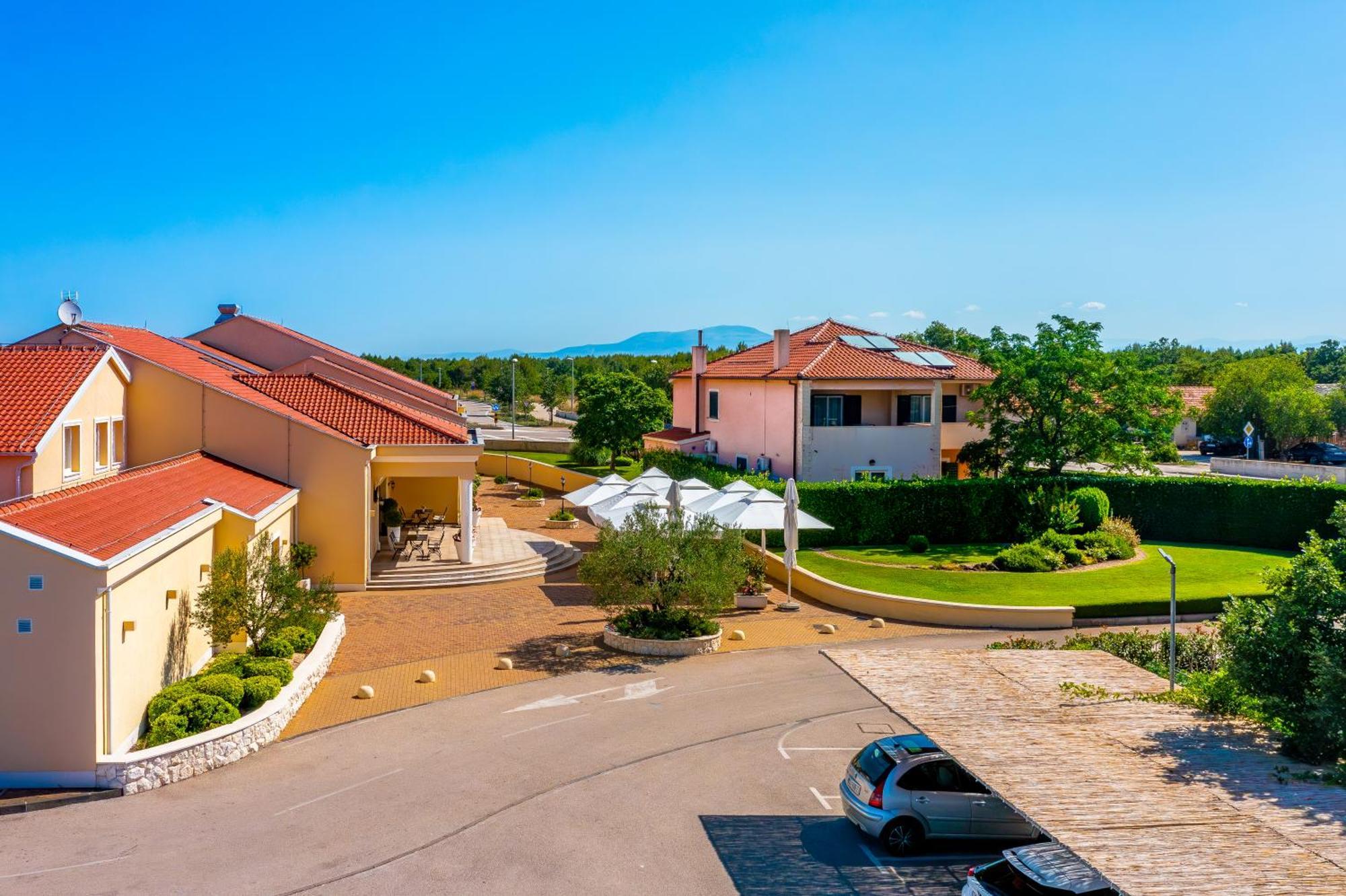 Guest Accommodation Atrium Gulin Lozovac Exterior foto